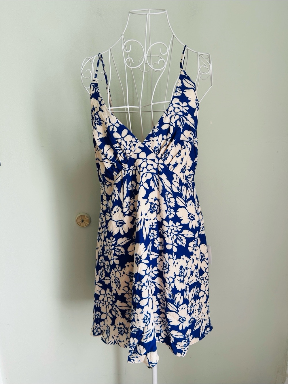 Lulu's Blue and Cream Floral V-Neck Dress
